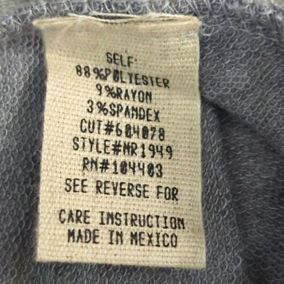 Moon River Gray Ombre Dip Dye Asymmetrical Hooded Shark Bite Hem Top Small NWT - Picture 5 of 7